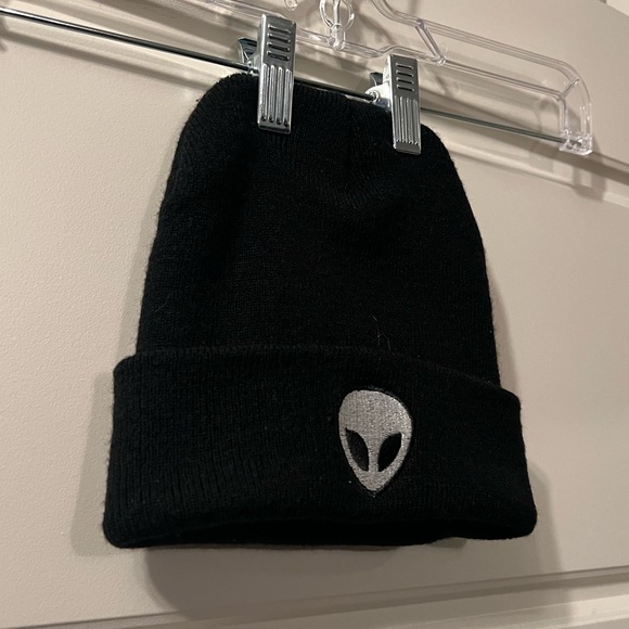 Alien Beanie - Picture 2 of 3